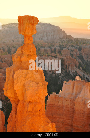 Rock-Formation, Thors Hammer, Sunrise, Sunset Point, Bryce-Canyon-Nationalpark, Utah, Vereinigte Staaten von Amerika, USA