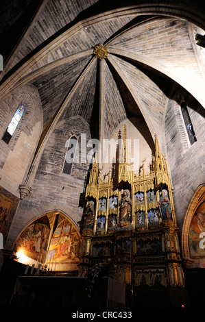 Altar und Gewölbe der Kirche Iglesia Parroquial de Sant Jaume, Alcudia, Mallorca, Balearen, San Jaime, mediterran Stockfoto