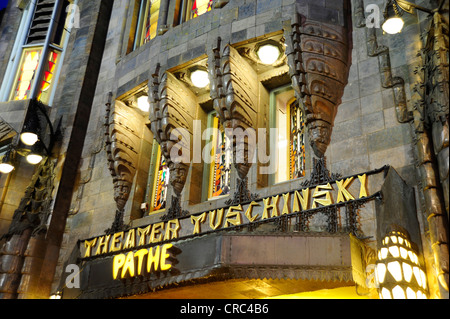 Pathe Tuschinski Kino, Art-Deco-Kino, Beleuchtung in der Reguliersbreestraat Straße, Stadtzentrum, Amsterdam Stockfoto