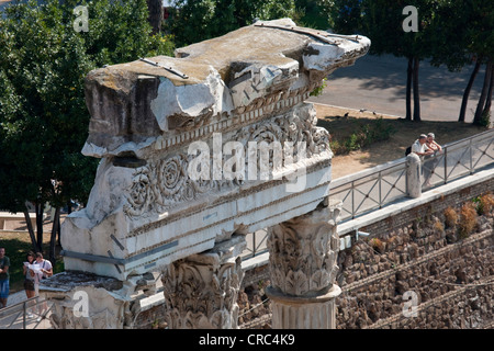 Blick vom Kapitol auf Spalten der Forum Julius Caesar, Forum Romanum, das Forum Romanum, Rom, Italien, Europa Stockfoto