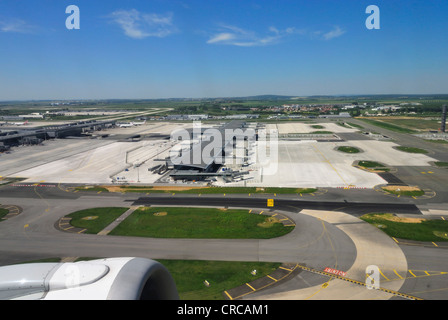 Der neue Flughafen Charles de Gaulle (CDG) Terminal S4 (eröffnet im Juni 2012), Roissy, Frankreich (CDG) Stockfoto