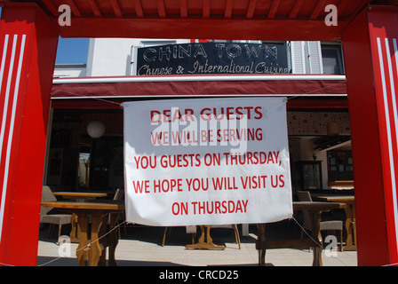 Eine ungewollt lustigen Zeichen vor einem chinesischen Restaurant in Gumbet, Süd-West-Türkei. Bild von: Adam Alexander/Alamy Stockfoto