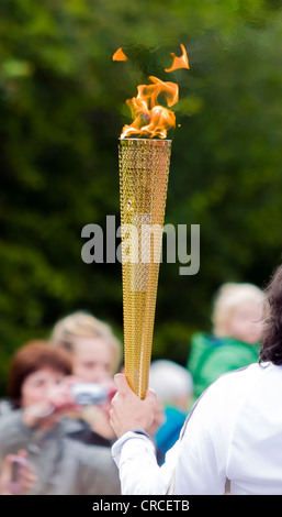 Olympic Torch Relay-Team 2012 läuft durch Stockton on Tees Stockfoto