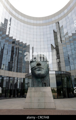 Bürogebäude der KPMG, Büste, La Défense, Paris, Île-de-France, Frankreich Stockfoto