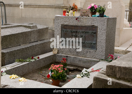 Grab von James Douglas Jim Morrison, Frontmann der Rockgruppe "The Doors", starb am 3. Juli 1971 in Paris Stockfoto