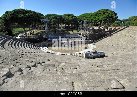 Antike römische Theater in Ostia Antica archäologischen Stätte, alten Hafen Stadt von Rom, Latium, Italien, Europa Stockfoto