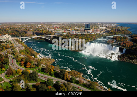 Die Niagarafälle, Ansicht von oben aus einem Lookout Tower, Niagara Falls, Ontario, Kanada, Nordamerika Stockfoto