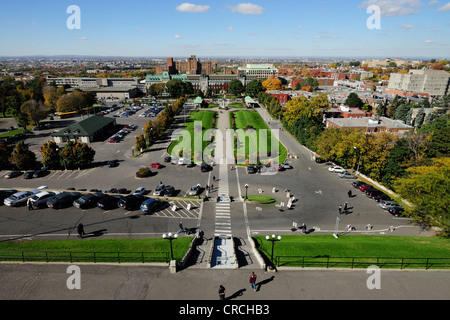 Anzeigen von Oratoire Saint-Joseph du Mont-Royal, St.-Josephs Oratorium, in Richtung der Stadt, Montreal, Quebec, Kanada Stockfoto