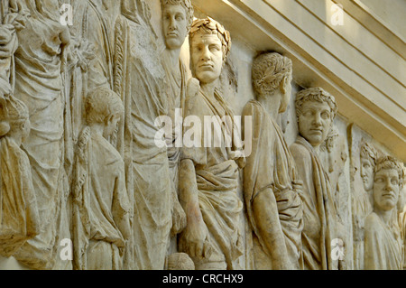 Relief Fries Prozession, herrschenden Familie, Senatoren, Frieden Altar Ara Pacis Augustae, Nordseite, Rom, Latium, Italien, Europa Stockfoto