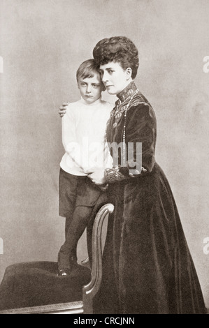 Alexandra von Dänemark, 1844-1925. Frau und Königin-Kaiserin Gemahl von König Edward VII. von England, mit Enkel Prinz Olav. Stockfoto