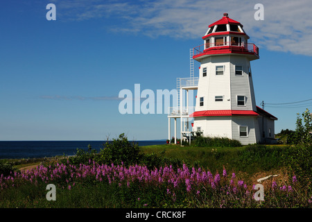 Leuchtturm von Sainte-Therese de Gaspe am Golf von St. Lawrence River, Gaspe Halbinsel Gaspésie, Quebec, Kanada Stockfoto