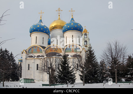 Russland. Sergiev Posad Stadt. Trinity-Klosters des Heiligen Sergius. Himmelfahrts-Kathedrale (1559 – 1585) Stockfoto