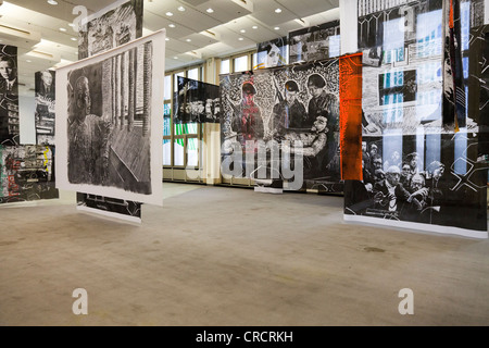 Zustand des Steuerelements, Installation des Künstlers Thomas Kilpper im Ballsaal des ehemaligen Ministeriums für Staatssicherheit der DDR Stockfoto