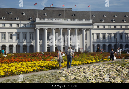 Das Kurfürstliche Schloss inmitten des Federal Gartens zeigen, Bundesgartenschau, Koblenz, Rheinland-Pfalz, Deutschland, Europa Stockfoto