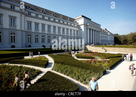 Das Kurfürstliche Schloss inmitten des Federal Gartens zeigen, Bundesgartenschau, Koblenz, Rheinland-Pfalz, Deutschland, Europa Stockfoto