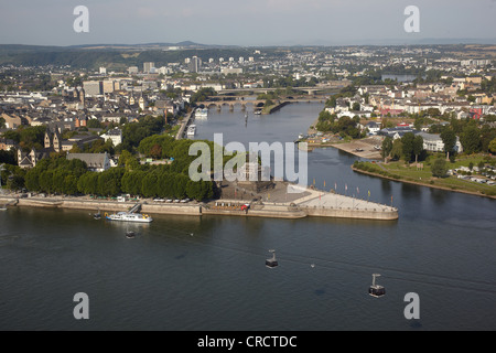 Deutsches Eck Landzunge am Zusammenfluss von Rhein und Mosel, Reiterstandbild des deutschen Kaisers Wilhelm Stockfoto