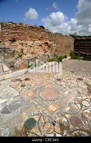 Italien, Rom, Ostia Antica, römisches Haus von Cupid und Psyche (Domus di Amore e Psiche), antike Mosaikböden Stockfoto