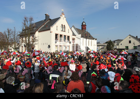 Karneval, fetten Donnerstag-Parade in Mülheim-Kärlich, Rheinland-Pfalz, Deutschland, Europa Stockfoto