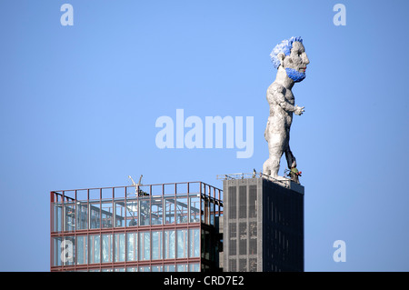 Hercules für das Ruhrgebiet, Skulptur auf den Förderturm der ehemaligen Zeche des Nordstern Coal Mine Industrial Complex Stockfoto