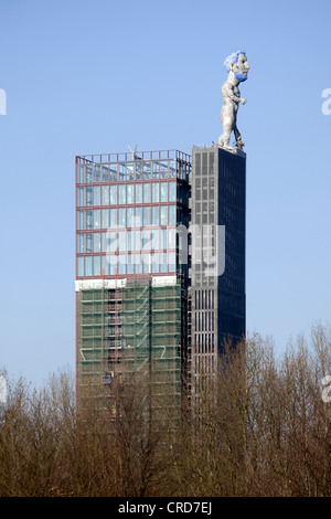 Hercules für das Ruhrgebiet, Skulptur auf den Förderturm der ehemaligen Zeche des Nordstern Coal Mine Industrial Complex Stockfoto