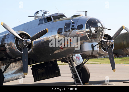 Weltkrieg II-B-17 Flying Fortress Bomber. Flügel und Räder Expo, Teterboro Flughafen Teterboro, NJ, USA Stockfoto