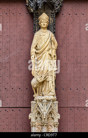 Statue am Nordportal Querschiff der Kathedrale von Rouen, Haute-Normandie, Frankreich Stockfoto