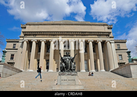Alma Mater-Statue vor der niedrigen Bibliothek von Columbia Bedarf, USA, New York City, Manhattan Stockfoto
