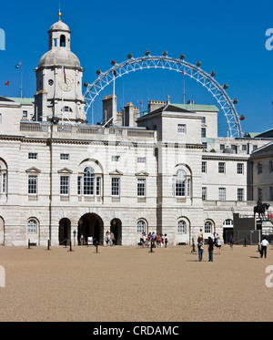 Ansicht des Millennium Wheel und dem London Eye von Horse Guards Parade London England Europa Stockfoto