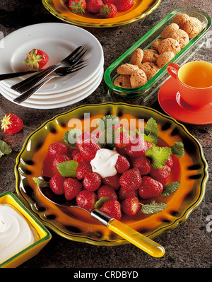 Erdbeeren mit Mascarpone, Italien. Stockfoto