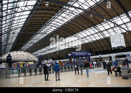 Innenraum der Glasgow Queen street Railway station Glasgow Schottland, Vereinigtes Königreich Stockfoto