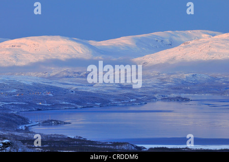 mitten im See Tornetraesk in Abisko, Schweden, Lappland, Norrbotten, Abisko Nationalpark Stockfoto