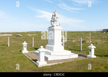 Die italienische Kapelle auf den Orkney und die Statue des St. George Stockfoto