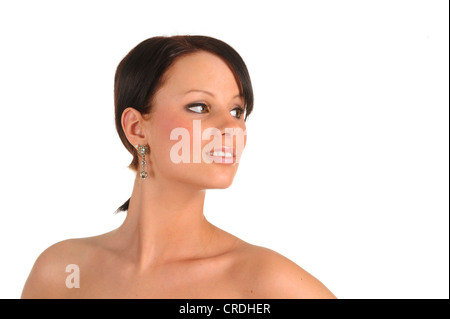 Porträt einer dunkelhaarigen Frau, Blick auf die Seite Stockfoto