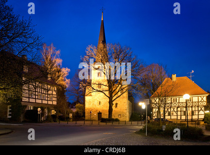 Fachwerkhaus und Chirch, Wetter/Ruhr, Ruhrgebiet, Nordrhein-Westfalen, Deutschland Stockfoto