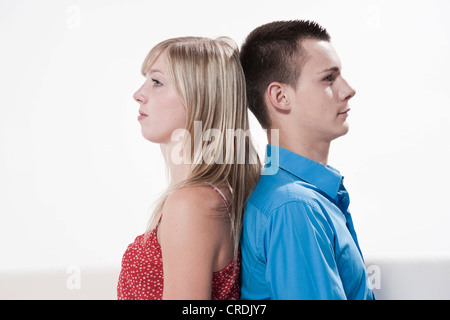 Junges Paar mit einem Konflikt Stockfoto