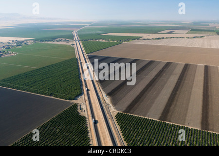 Luftaufnahme, Interstate 5 Autobahn in Central Valley, Huron, Kalifornien, USA, Nordamerika Stockfoto