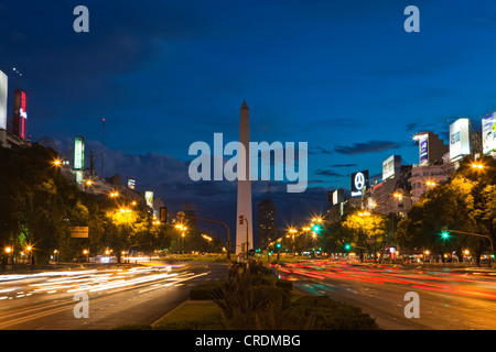 Obelisco de Buenos Aires, Obelisk, Buenos Aires-Wahrzeichen, Plaza De La Republica, Schnittpunkt der Wege Corrientes und 9 de Stockfoto