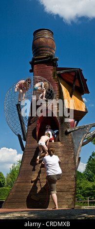 spielen Kinder im Maximilian Park, Deutschland, Nordrhein-Westfalen, Ruhrgebiet, Hamm Stockfoto