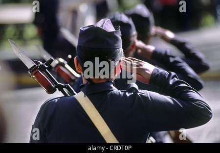 Weibliche Luftwaffe Soldaten während Tagesparade Arequipa, Peru. Stockfoto