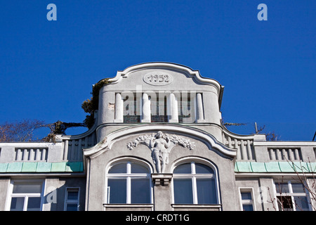 Altes Mehrfamilienhaus, Baujahr 1952, Berlin, Deutschland, Europa Stockfoto