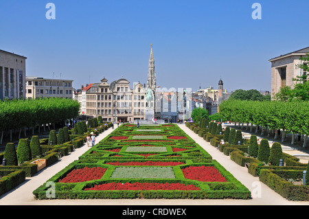 Blick vom Mont des Arts, das Reiterstandbild von König Albert I, Park in der Albert i. Königlichen Bibliothek, Place de Stockfoto