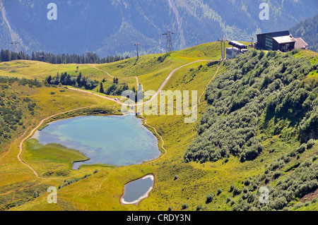 See Schlappoldsee, Bergstation der Fellhornbahn Seilbahn, Berg Fellhorn, Oberstdorf, Allgäuer Alpen, Bayern Stockfoto