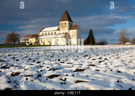 Kirche St. Georg im Winter, Reichenau Insel, Bodensee, Baden-Württemberg, Deutschland, Europa Stockfoto