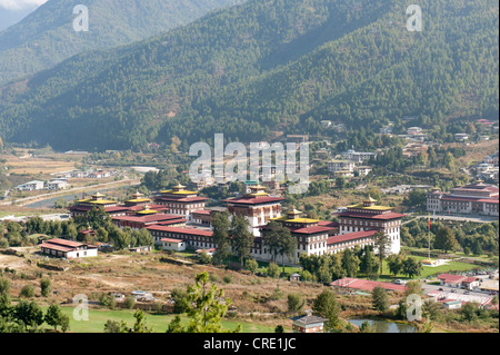 Blick auf das Wang Chhu-Tal mit dem Tashichoedzong Kloster-Festung, Dzong, Sitz der Regierung von Bhutan Stockfoto