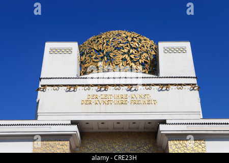 Kuppel des goldenen Blätter auf dem Dach der Wiener Sezession Gebäude, Wien, Österreich, Europa Stockfoto