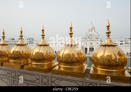 Sikhism, Ornamente auf goldenen Türmchen, Heiligtum, Heiligen goldenen Tempel von Amritsar, Hari Mandir, Amritsar, Punjab, Indien Stockfoto