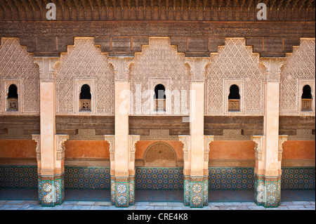 Im Hof des Ben Youssef Madrasa, Medina, UNESCO-Weltkulturerbe, Marrakesch, Marokko, Afrika Stockfoto