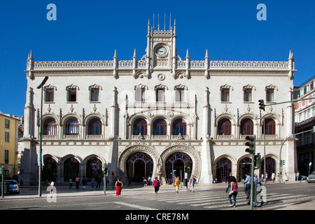 Rossio-Bahnhof, Estacao do Rossio, mit hufeisenförmigen Eingängen, am Praça de Dom Pedro IV Platz, im Ortsteil Stockfoto