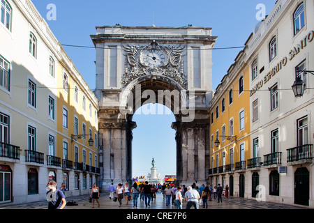 Arco da Rua Augusta Torbogen am Ende von der Fußgänger Zone der Rua da Augusta in dem historischen Viertel Baixa in Lissabon Stockfoto