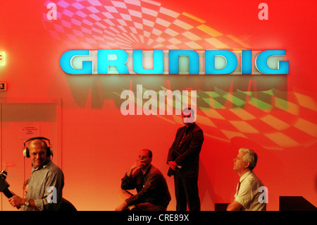 Logo, Schild, Wappen von Grundig, IFA 1999, Berlin, Deutschland Stockfoto